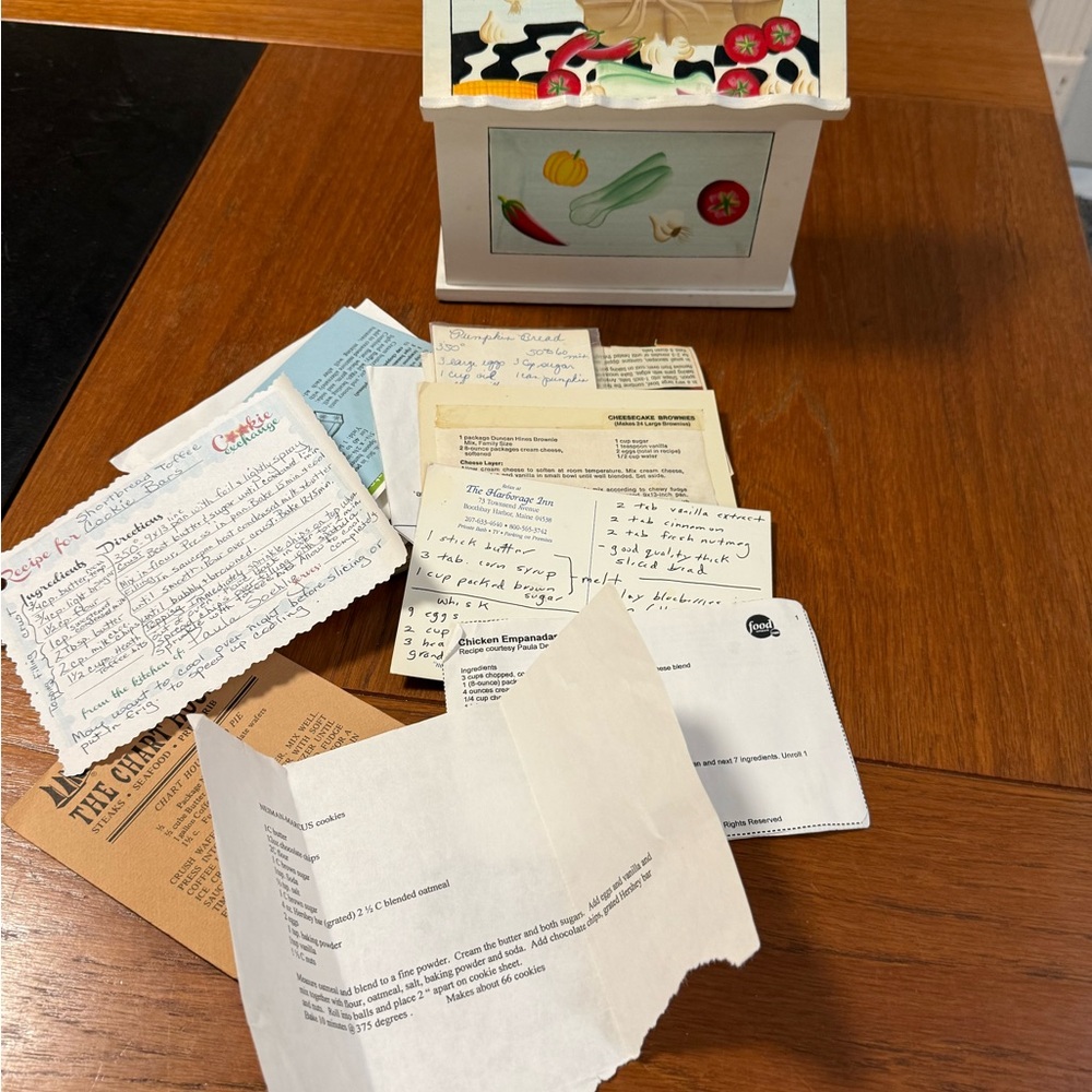 Decorative Recipe Box with Cards